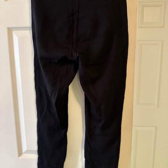 HUE Classic Black Pants - Picture 2 of 3